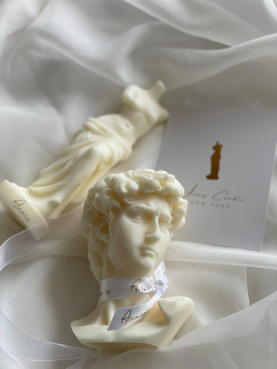 Anaïs Man & Venus Set in Sculpture White