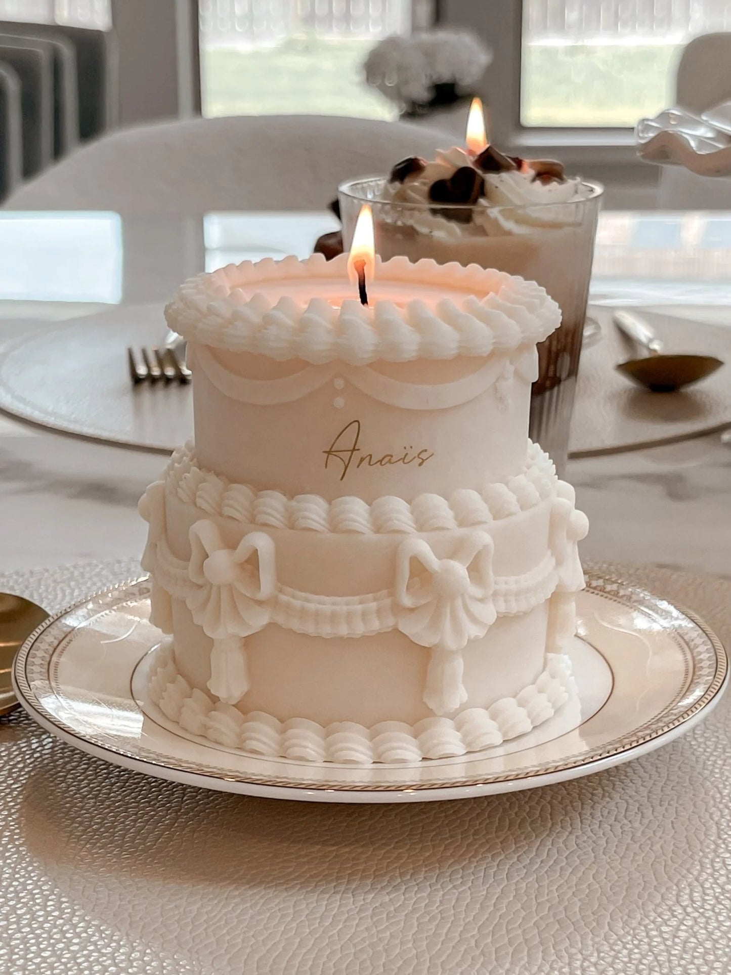 Double Layer Creamy Vintage Cake