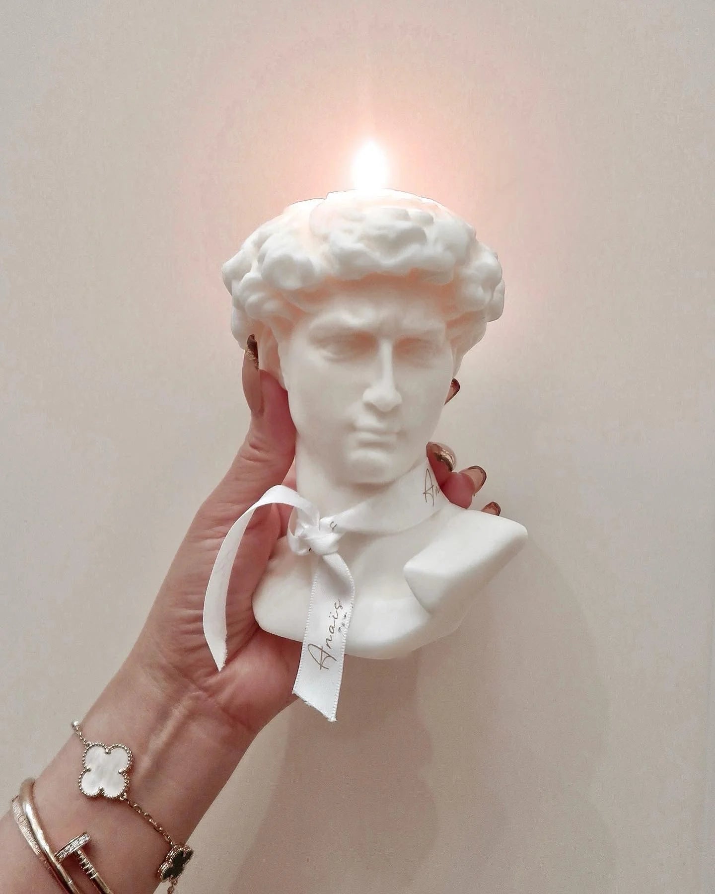 Anaïs Man in Sculpture White