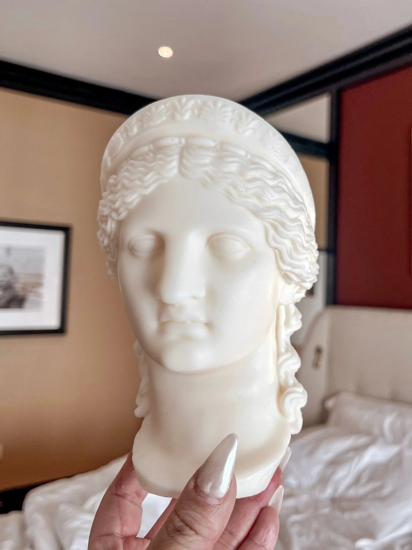Anthea Candle