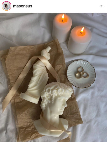 Anaïs Man & Venus Set in Sculpture White