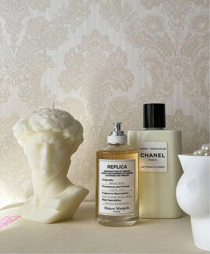 Anaïs Man in Sculpture White