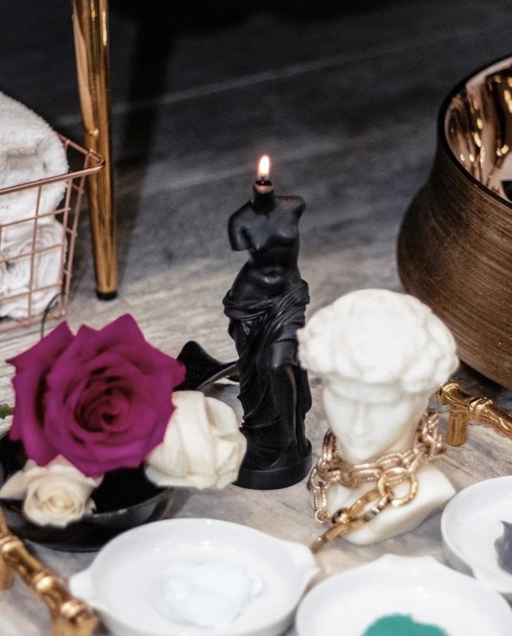 The Venus Candle in Ultra Black
