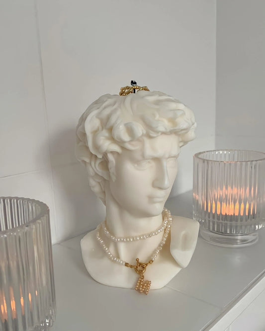Anaïs Man in Sculpture White