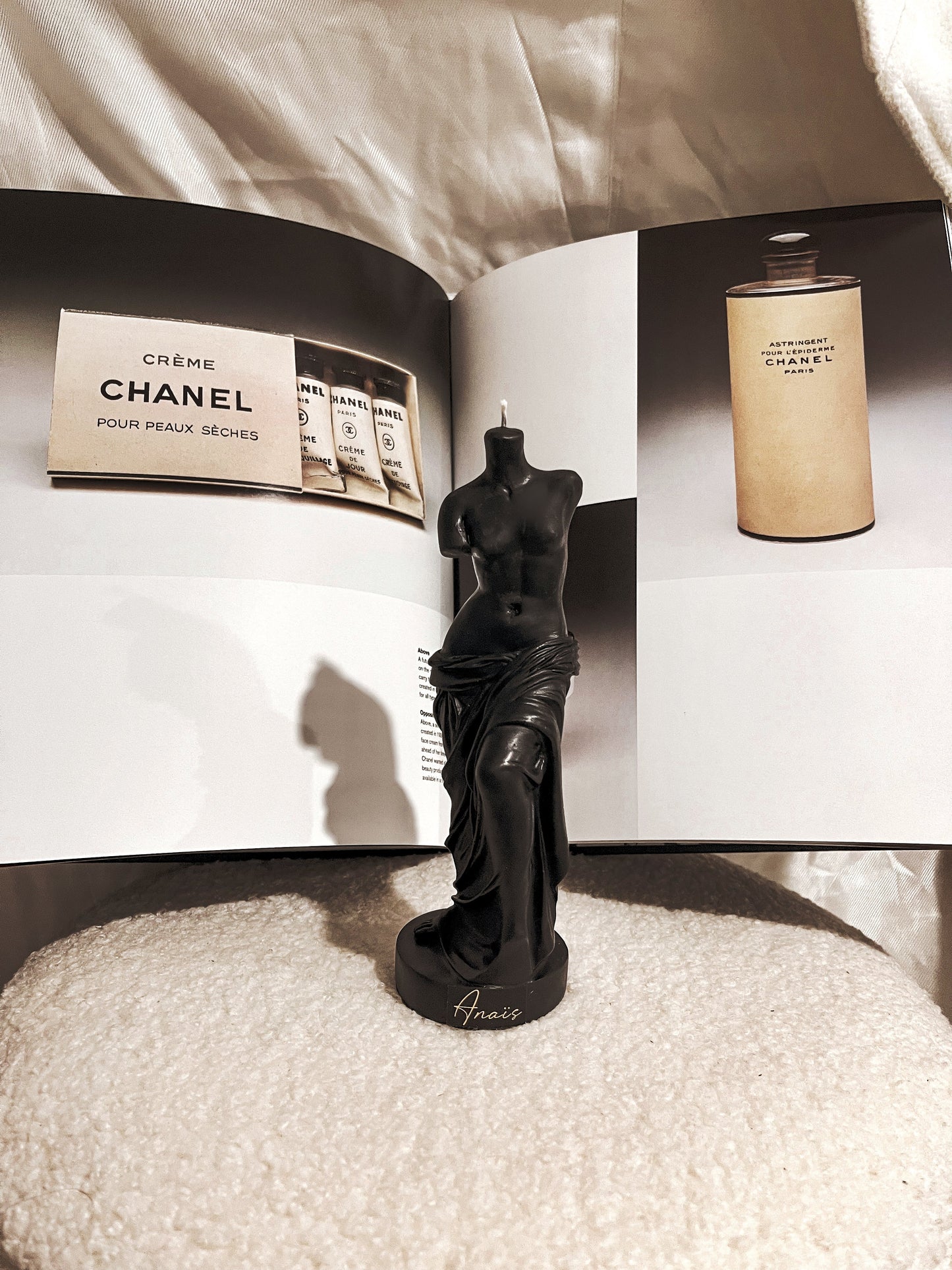 The Venus Candle in Ultra Black